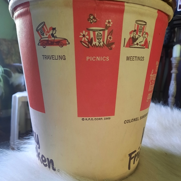 ~{KFC}~ Vintage 1969 KFC Chicken bucket. - Picture 3 of 10